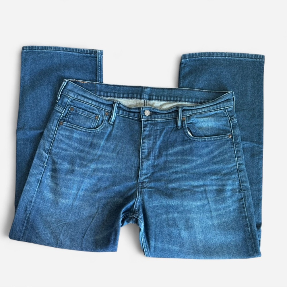 Men’s Levis Jeans 569  Dark Wash Waist 36x30